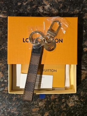W/BOX 🟫🟨 Checkered Key Chain Strap w/Charm